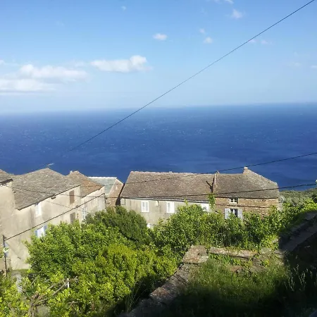 Maisonnette Dans Un Cadre Exceptionnel Entre Et Montagne