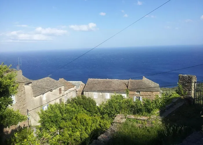 Maisonnette Dans Un Cadre Exceptionnel Entre Et Montagne