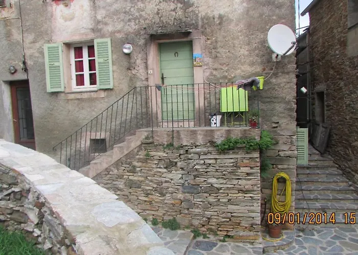 Maisonnette Dans Un Cadre Exceptionnel Entre Et Montagne *